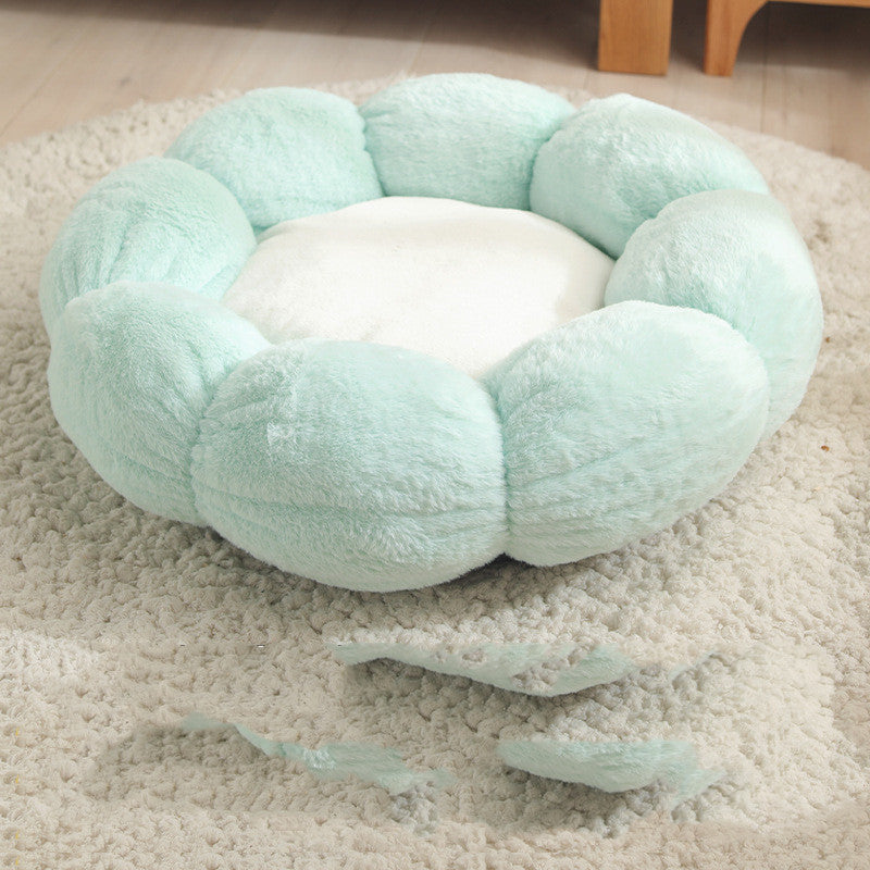 Soft Dog & Cat Blanket – Cute Floral Pet Haven