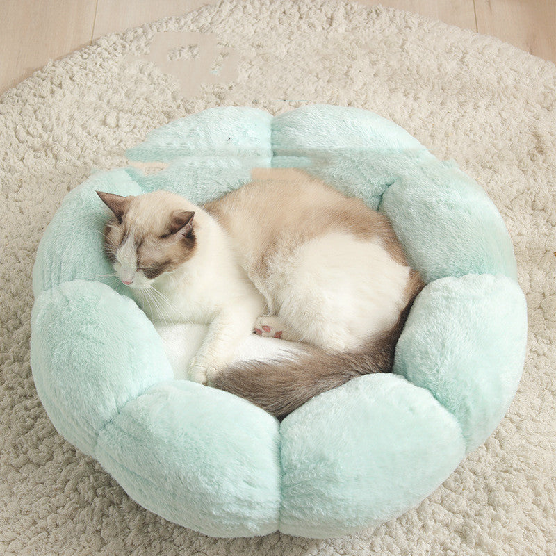 Soft Dog & Cat Blanket – Cute Floral Pet Haven