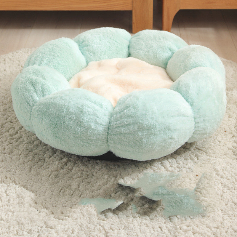 Soft Dog & Cat Blanket – Cute Floral Pet Haven